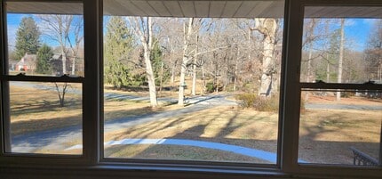 1001 Orchard Way in Silver Spring, MD - Building Photo - Building Photo