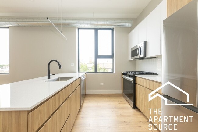 1110 W Glenlake Ave in Chicago, IL - Building Photo - Building Photo