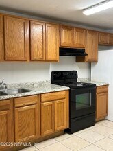 2678 Sunrise Village Dr in Orange Park, FL - Building Photo - Building Photo