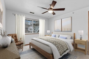 Oklahoma Park Townhomes in West Allis, WI - Building Photo