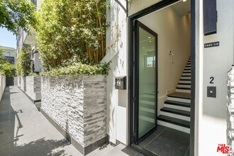 1447 N Martel Ave in Los Angeles, CA - Building Photo - Building Photo