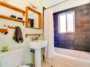 5530 NE 7th Ave, Unit 7 in Portland, OR - Building Photo - Building Photo