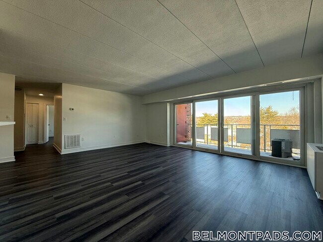 49 Hill Rd, Unit 43 in Belmont, MA - Building Photo - Building Photo