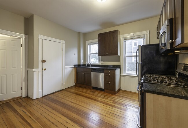 68 Richdale Ave, Unit 1 in Cambridge, MA - Building Photo - Building Photo