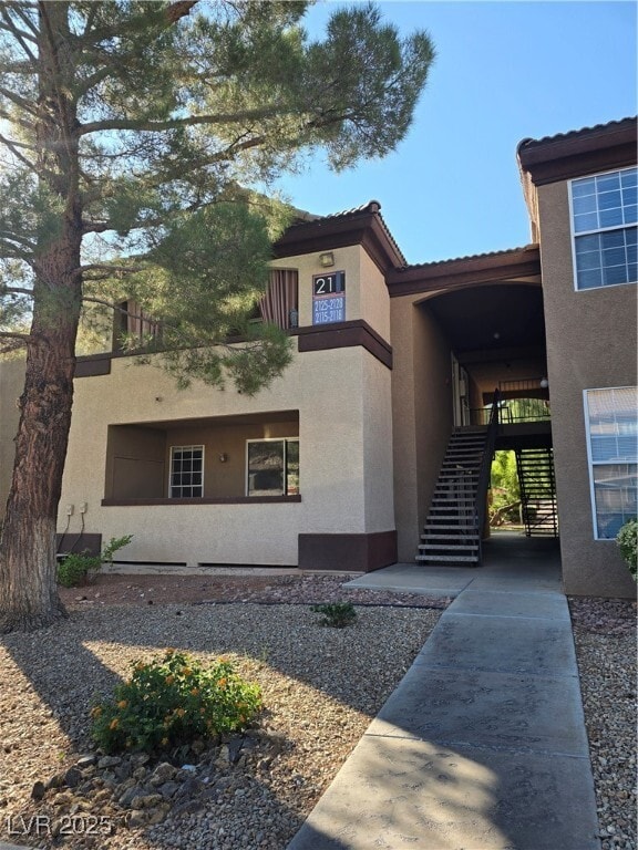 property at 231 W Horizon Ridge Pkwy