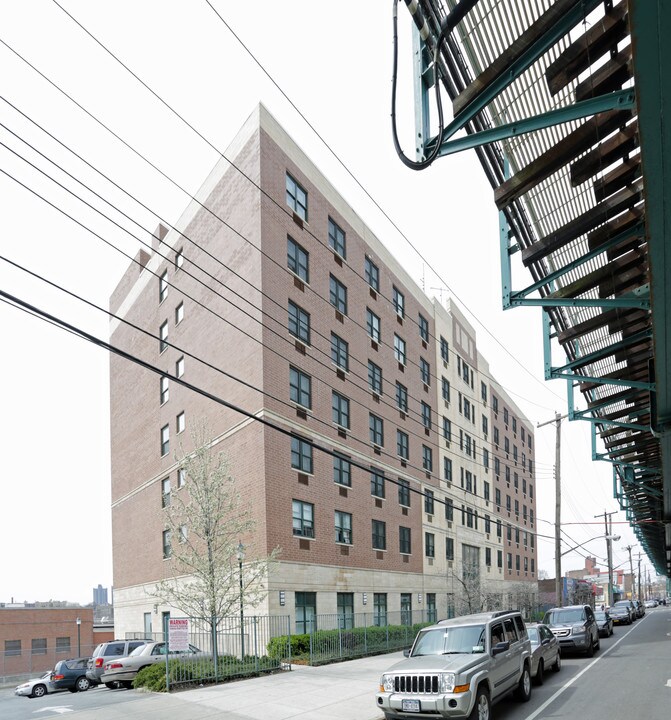 3377 White Plains in Bronx, NY - Building Photo