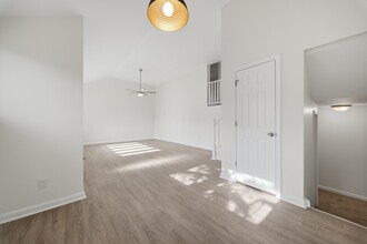 313 Beacon Hill Ct in Norfolk, VA - Building Photo - Building Photo