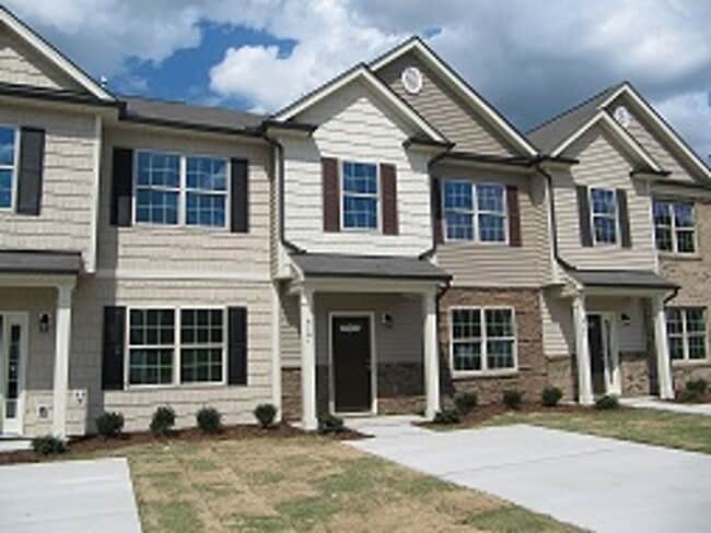 6161 Neuse Wood Dr in Raleigh, NC - Building Photo - Building Photo