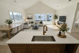 Hudson Valley Luxury Apartment Homes in Orion Township, MI - Building Photo - Interior Photo