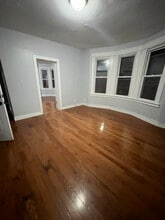 827 S 14th St in Newark, NJ - Building Photo - Building Photo