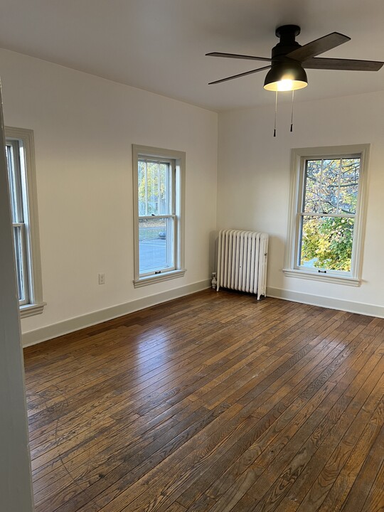 422 N River St in Ypsilanti, MI - Foto de edificio