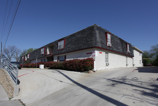 Chateau Apartments in Carrollton, TX - Foto de edificio - Building Photo