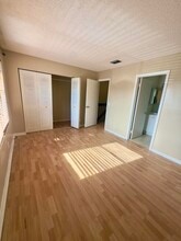 799 Hill Dr in West Palm Beach, FL - Building Photo - Building Photo