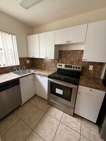 2444 NW 52nd Ave in Lauderhill, FL - Building Photo