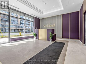 700 Sheppard Ave W in Toronto, ON - Building Photo