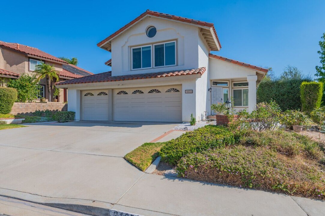 24650 Vía Melinda in Yorba Linda, CA - Building Photo