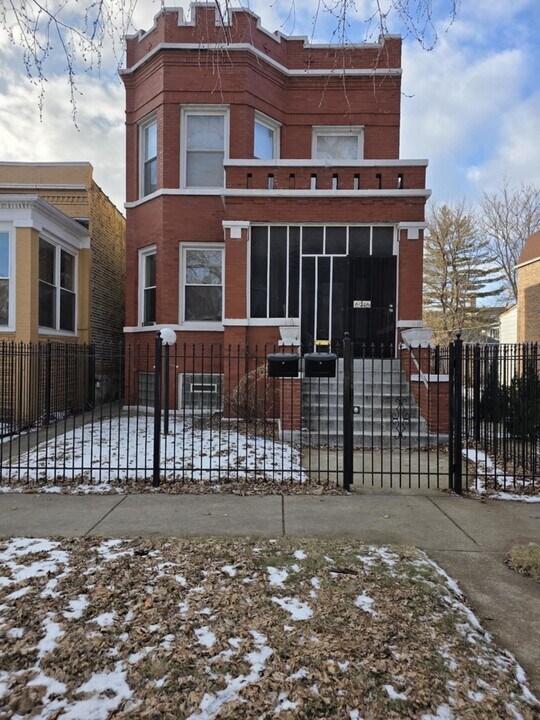 6946 S Prairie Ave in Chicago, IL - Building Photo