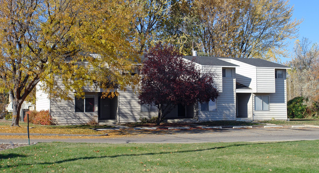 5454 W Grover St in Boise, ID - Foto de edificio - Building Photo