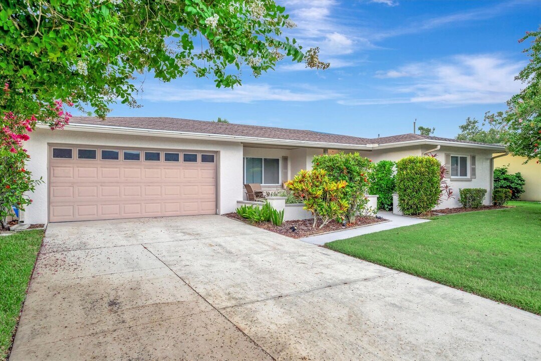 3111 Chase Cir in Sarasota, FL - Building Photo