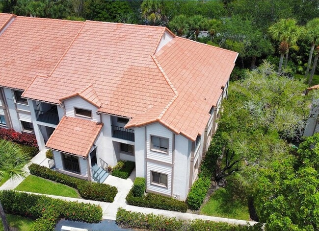1103 Duncan Cir, Unit 1040 in Palm Beach Gardens, FL - Building Photo - Building Photo