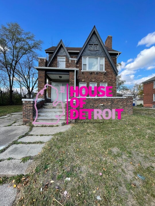 3288 Rosa Parks Blvd in Detroit, MI - Building Photo