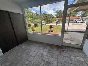 674 Heritage Ln in Largo, FL - Building Photo - Building Photo