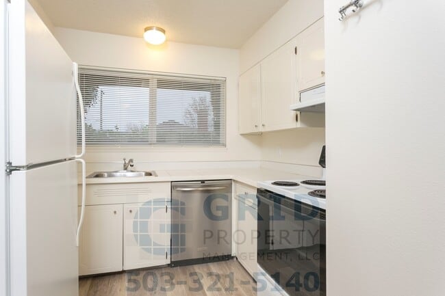 2820-2824-2824 SE Woodward St