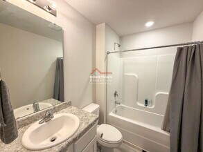 4425 Redbay Ct in Milton, FL - Building Photo - Building Photo