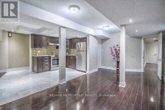 11 Wynview St in Brampton, ON - Building Photo - Building Photo