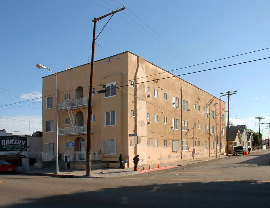 2108 Maple Ave in Los Angeles, CA - Foto de edificio