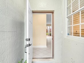 3932 San Simeon Ln in Weston, FL - Building Photo - Building Photo