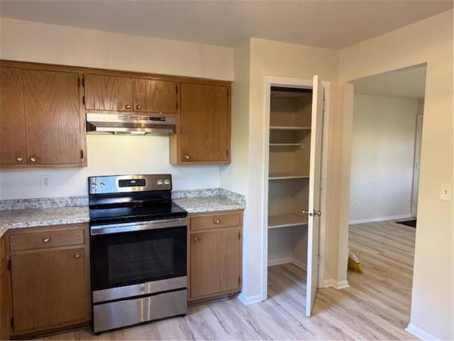 817 Kansas Ave in St. Paul, MN - Building Photo - Building Photo