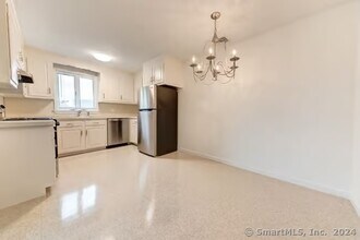 54 Oak St in Middletown, CT - Building Photo - Building Photo