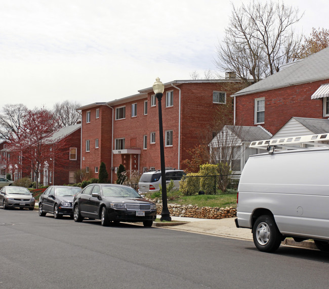 Captains Hill in Arlington, VA - Building Photo - Building Photo