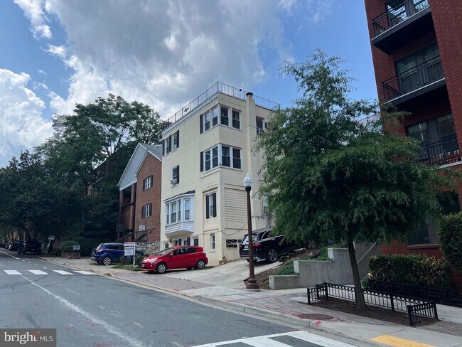 property at 1501 Key Blvd