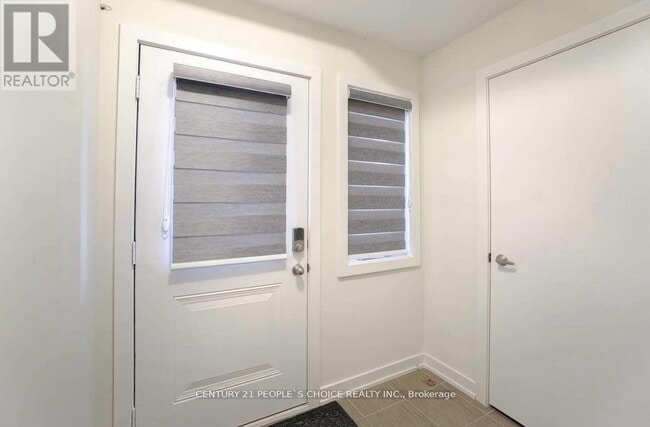 590 N Service Rd in Hamilton, ON - Building Photo - Building Photo