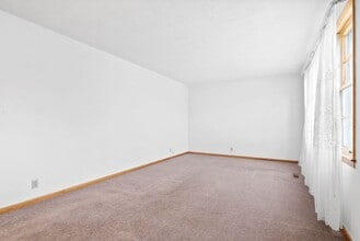 144 W Park Dr in Clarksville, TN - Building Photo - Building Photo