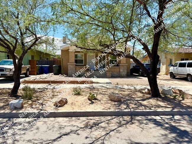 property at 642 E 8th St