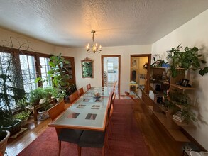 3665 Glencairn Rd, Unit 2 in Shaker Heights, OH - Building Photo - Building Photo