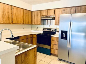 3103 Windchase Blvd in Houston, TX - Building Photo - Building Photo