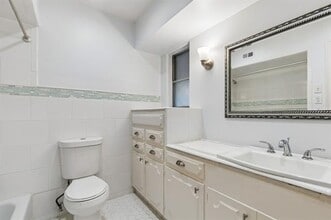 6311 E Lovers Ln in Dallas, TX - Building Photo - Building Photo