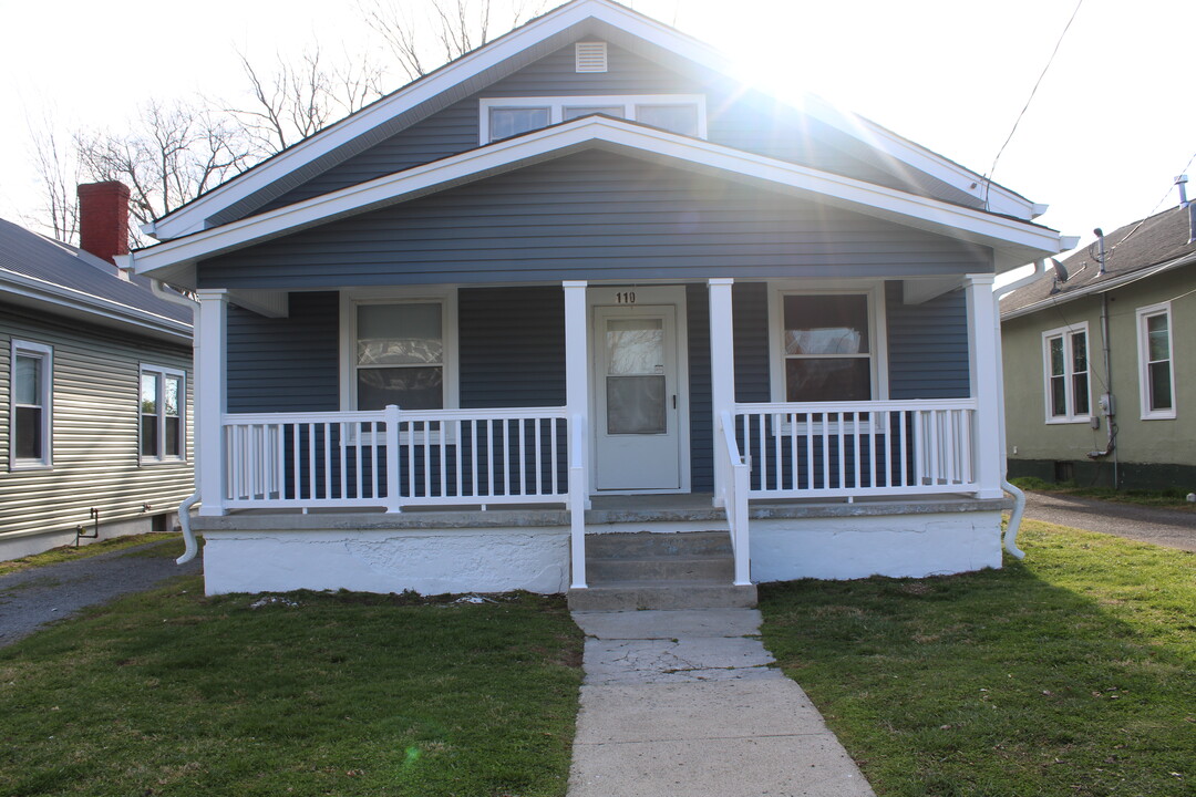 110 S Alta Ave in Danville, KY - Foto de edificio