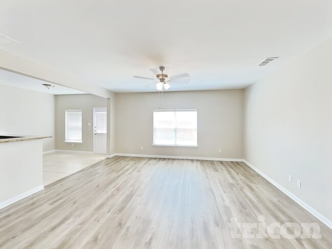 132 Houston Pl in Venus, TX - Building Photo - Building Photo