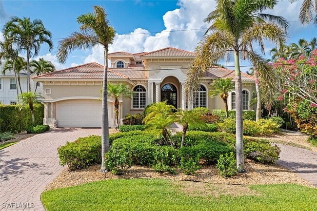 property at 1400 Jewel Box Ave