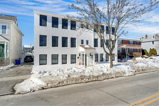 74 Nelson Ave in Harrison, NY - Foto de edificio - Building Photo