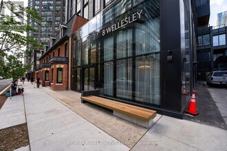 8-4908 Wellesley St W in Toronto, ON - Building Photo - Building Photo