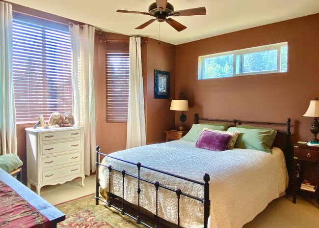 315 N Wright Ave in Cle Elum, WA - Foto de edificio - Building Photo