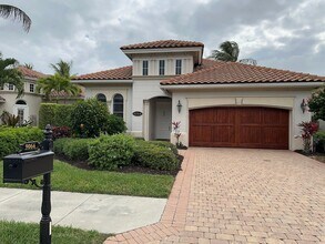 9064 Cherry Oaks Tr in Naples, FL - Building Photo - Building Photo