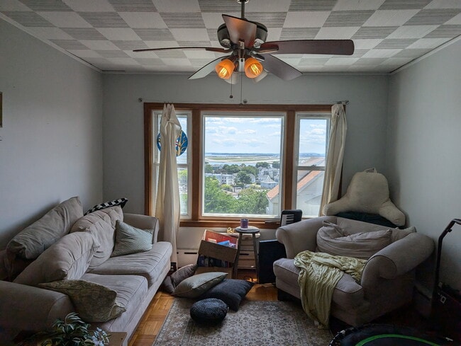 85 Gladstone St, Unit 3