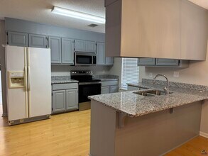 408 Sunshine Way in Warner Robins, GA - Building Photo - Building Photo